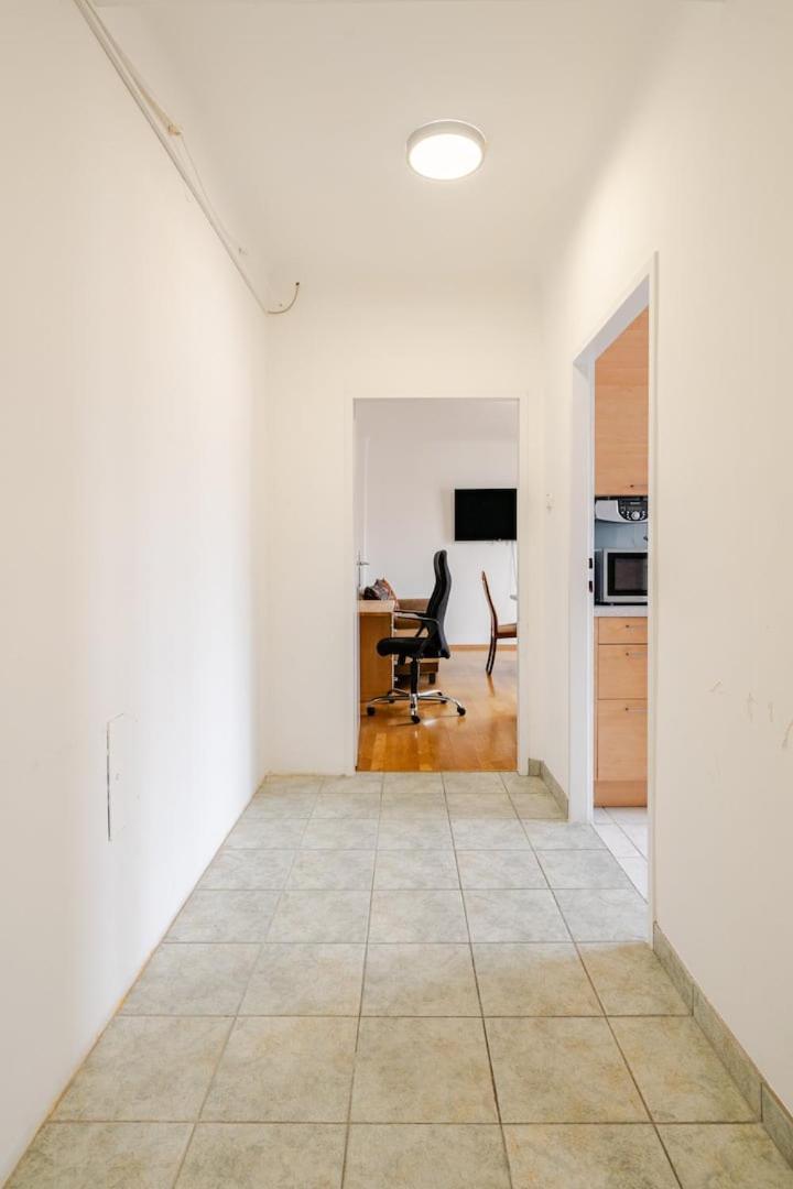 Close To Centre And Next To Hbf And Easy From Airport Apartamento *