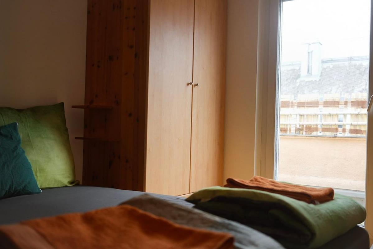 Close To Centre And Next To Hbf And Easy From Airport Apartamento
