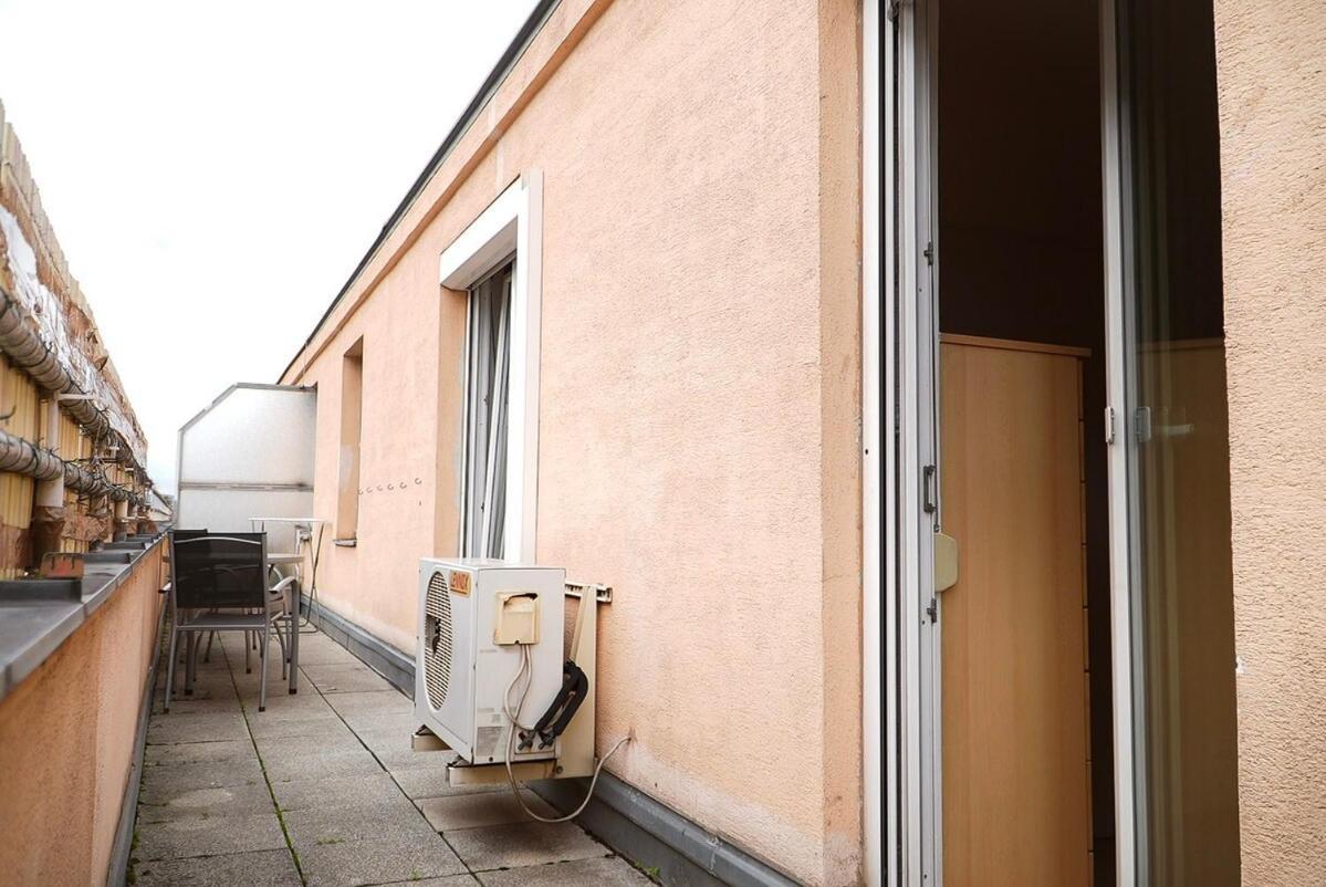 Close To Centre And Next To Hbf And Easy From Airport Apartamento Viena